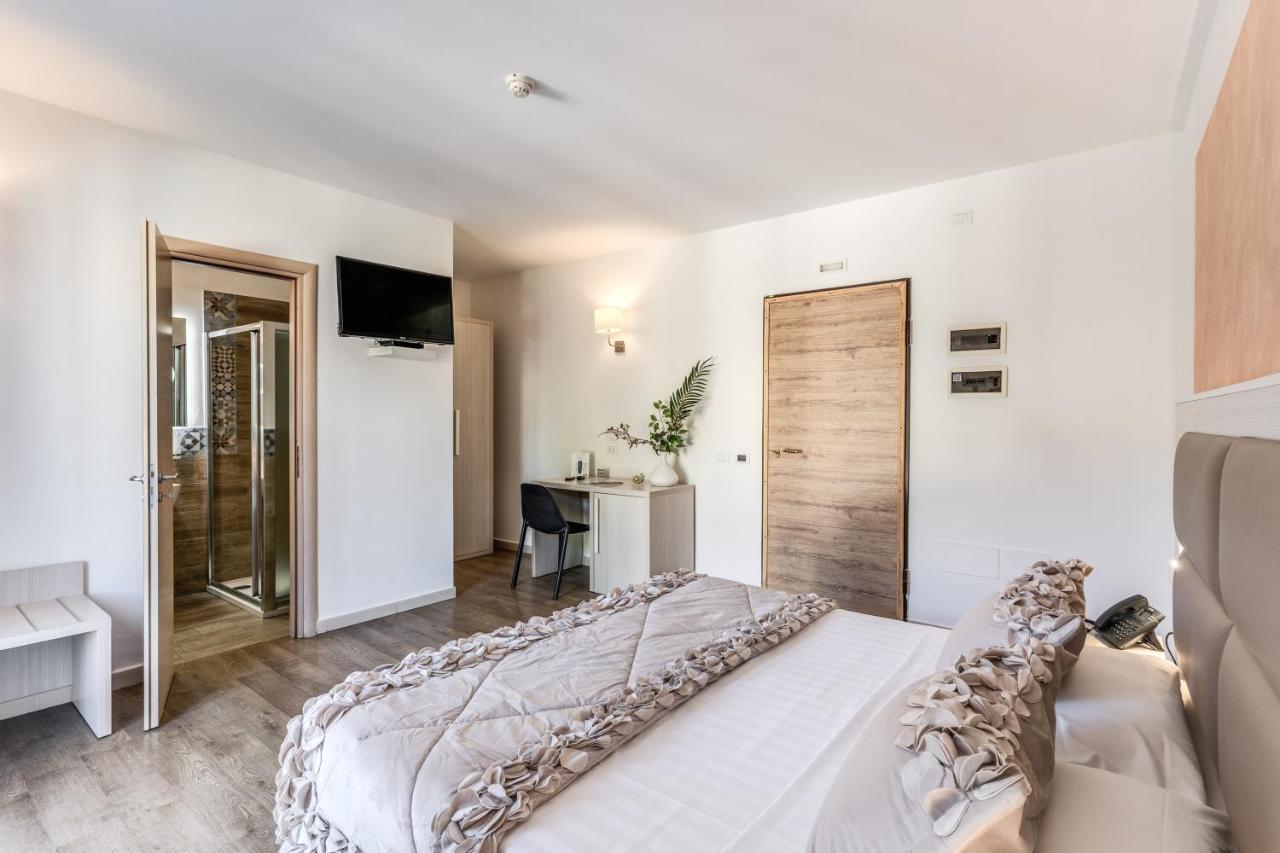 Standard Double or Twin Room Balcony