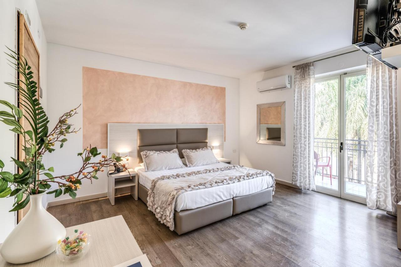 Standard Double or Twin Room Balcony